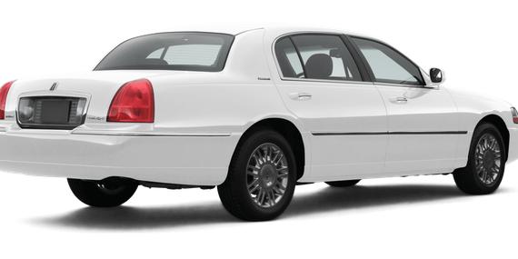 LINCOLN TOWN CAR 2007 1LNHM82W87Y628547 image